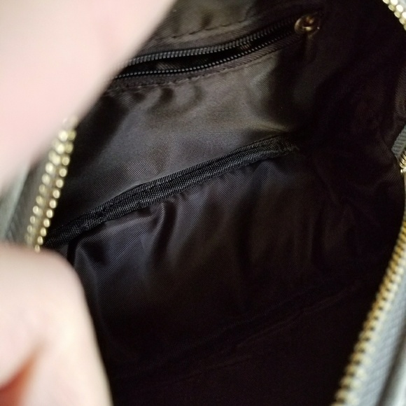 $8⭐️ Small Zipper Grey Crossbody Bag Pocketbook - Picture 7 of 8